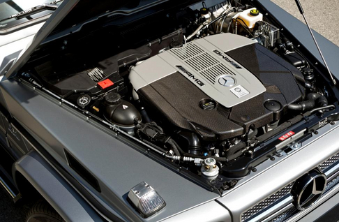 Der kraftvolle V12-Motor des Mercedes-AMG G65